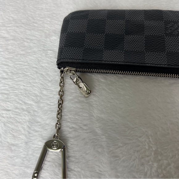 COPY - Louis Vuitton key pouch Used Gently - Picture 12 of 14